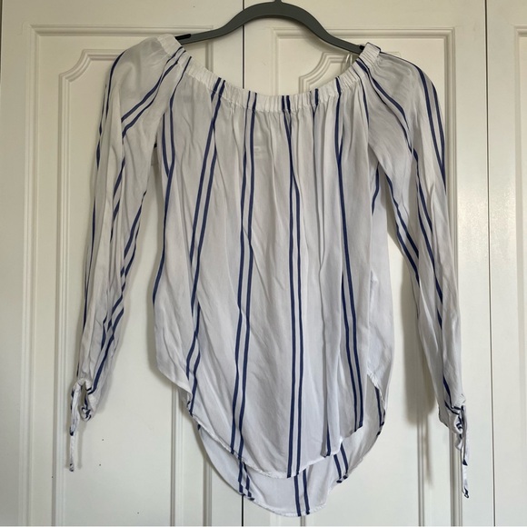 Abercrombie Off-the-Shoulder Stripe Top - Picture 2 of 4